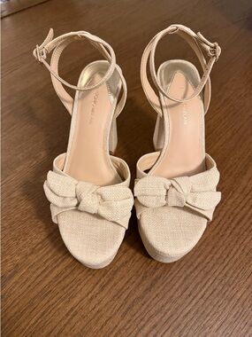 NWB ANTONIO MELANI Natural Bindi Beige Knot Front Ankle-Strap Block Heels